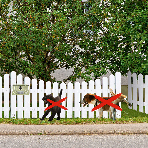 Cat & Dog Repellent with PIR motion detector